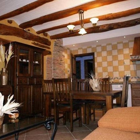 Apartamentos Turisticos La Fuensanta Cella Bilik gambar