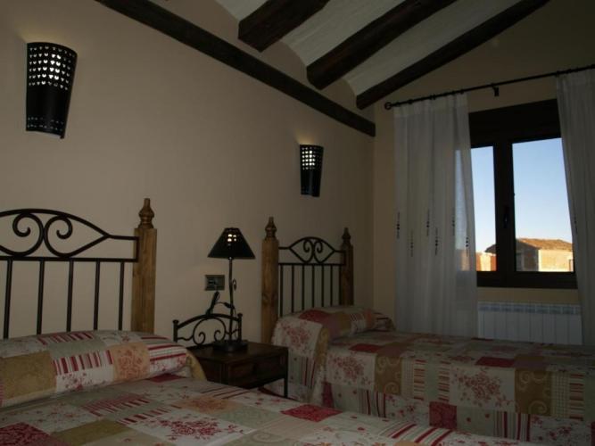 Apartamentos Turisticos La Fuensanta Cella Bilik gambar